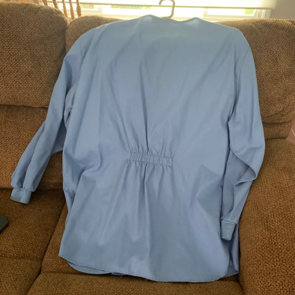 Light Blue Scrub Jacket - Picture 3 of 3